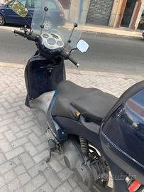 Scooter Scarabeo 125 con circa 27.400 km