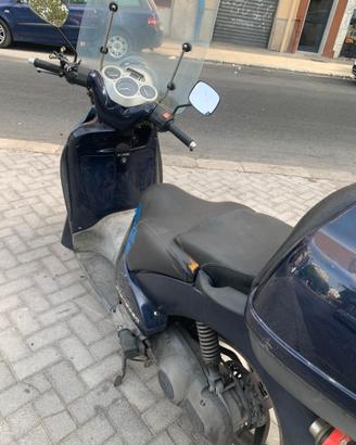 Scooter Scarabeo 125 con circa 27.400 km
