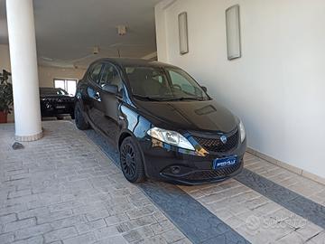 Lancia Ypsilon 1.0 FireFly 5 porte S&S Hybrid Ecoc