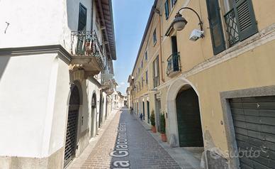 Bilocale a Cantù con posto auto libero subito