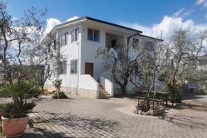 Vieste villetta a 150 mt dal mare