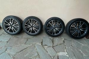 GOMME INVERNALI CON CERCHI TOYOTA CH-R
