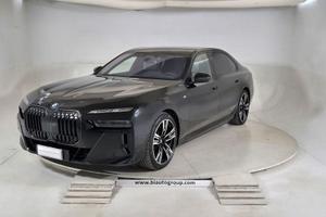 BMW Serie 7 G70 i7 xdrive60 MSport