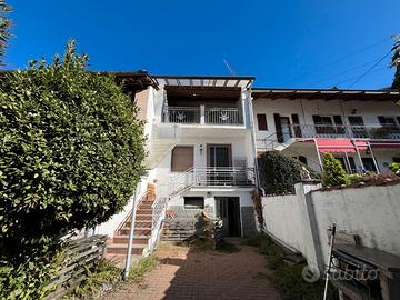 Soluzione indipendente con cortile privato