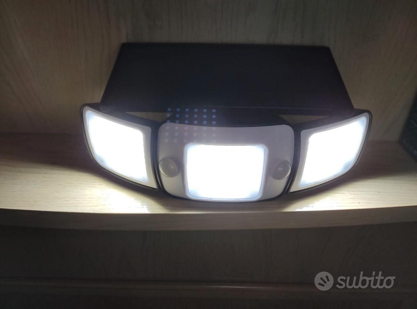 INTELAMP Faretto Led da Esterno Solare 6000mAh Faretti Solari a Led da Esterno 1