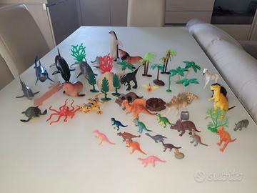 Lotto+50 animaletti giocattolo: dinosauri, marini