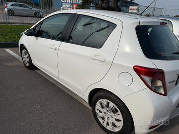 Toyota yaris 2014