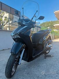 Honda SH 350 Nero