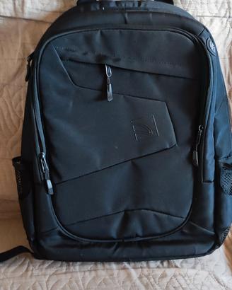 Zaino porta computer.