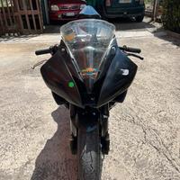 R6 pista immatricolata