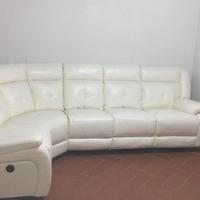 divano sedute relax.  finta pelle  con difetti 