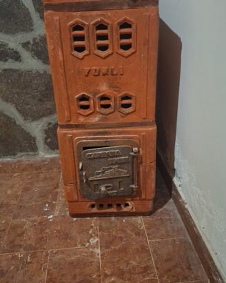 Stufa in terracotta per riscaldamento Felici
