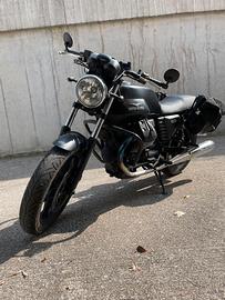 Moto Guzzi V7 Stone 2014