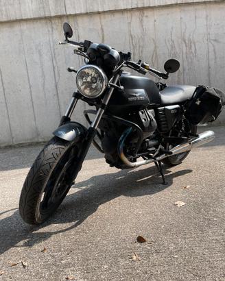 Moto Guzzi V7 Stone 2014