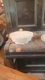 Zuppiera in ceramica con bordo d'oro zecchino