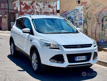 Ford Kuga 2.0 TDCI 140 CV 4WD Powershift Business
