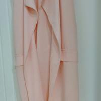 Smanicato rosa cipria, raffinato e versatile.