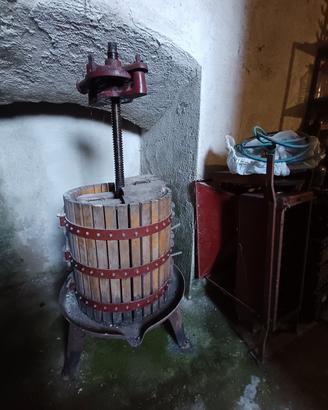 Torchio e carolla per fare il vino