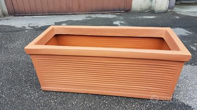 Vaso rettangolare in RESINA VETRO e anima in ferro