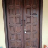 porta in legno massiccio 