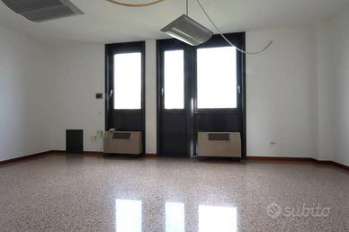 Immobile di 5285 m² con più di 5 locali a Vicenza