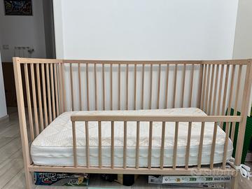 Lettino con materasso