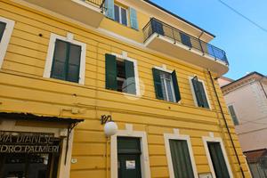 2 LOCALI A DIANO MARINA