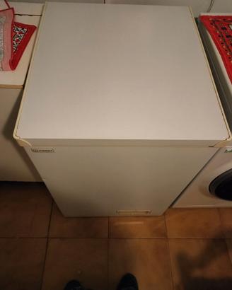 Congelatore a pozzetto indesit