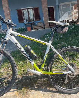 Mountain Bike Cube Acid