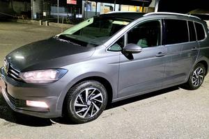 Touran TDI 2.0 cambio automatico 7 posti