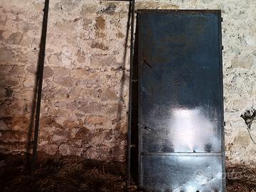 Portone in ferro con telaio