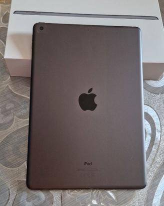 IPad 8th 32 Gb con tastiera