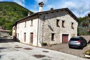 Casa in pietra facciavista (abitazione cieloterra)