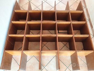 Scaffale in legno