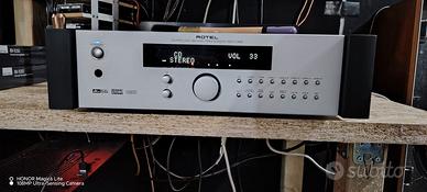 Rotel preamplificatore audio video +2 telecomandi