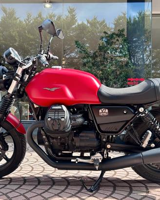 Moto Guzzi V7 IV Stone