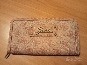 Portafoglio donna Guess
