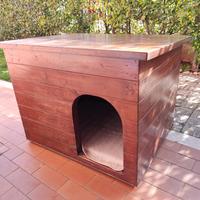 Cuccia per cane in legno