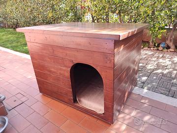 Cuccia per cane in legno