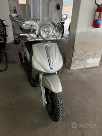 Beverly 500 anno 2003