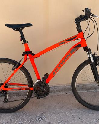 Btwin mountain bike Aluframe340 cerchi 26’