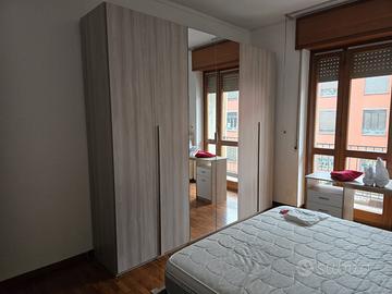 2 camere da letto complete di armadio e cassettoni