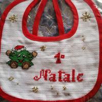 Bavaglino ricamato “Il mio 1° Natale” fatto a mano