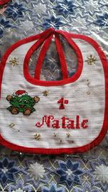Bavaglino ricamato “Il mio 1° Natale” fatto a mano