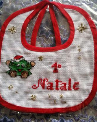 Bavaglino ricamato “Il mio 1° Natale” fatto a mano