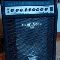 Behringer Ultra bass con pedale