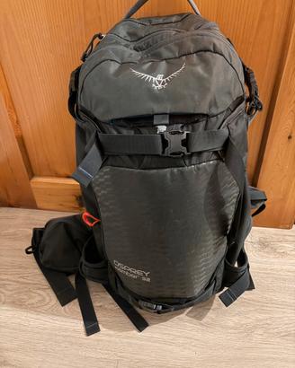 Zaino Osprey scialpinismo e snowboard