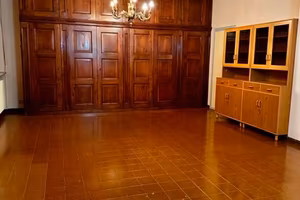 Immobile di 5900 m² con più di 5 locali a Aosta