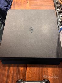 Playstation 4 slim + un controller e giochi