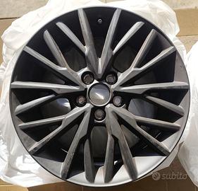 4 Cerchi in lega Toyota r18 5x114.3 7j con TMPS